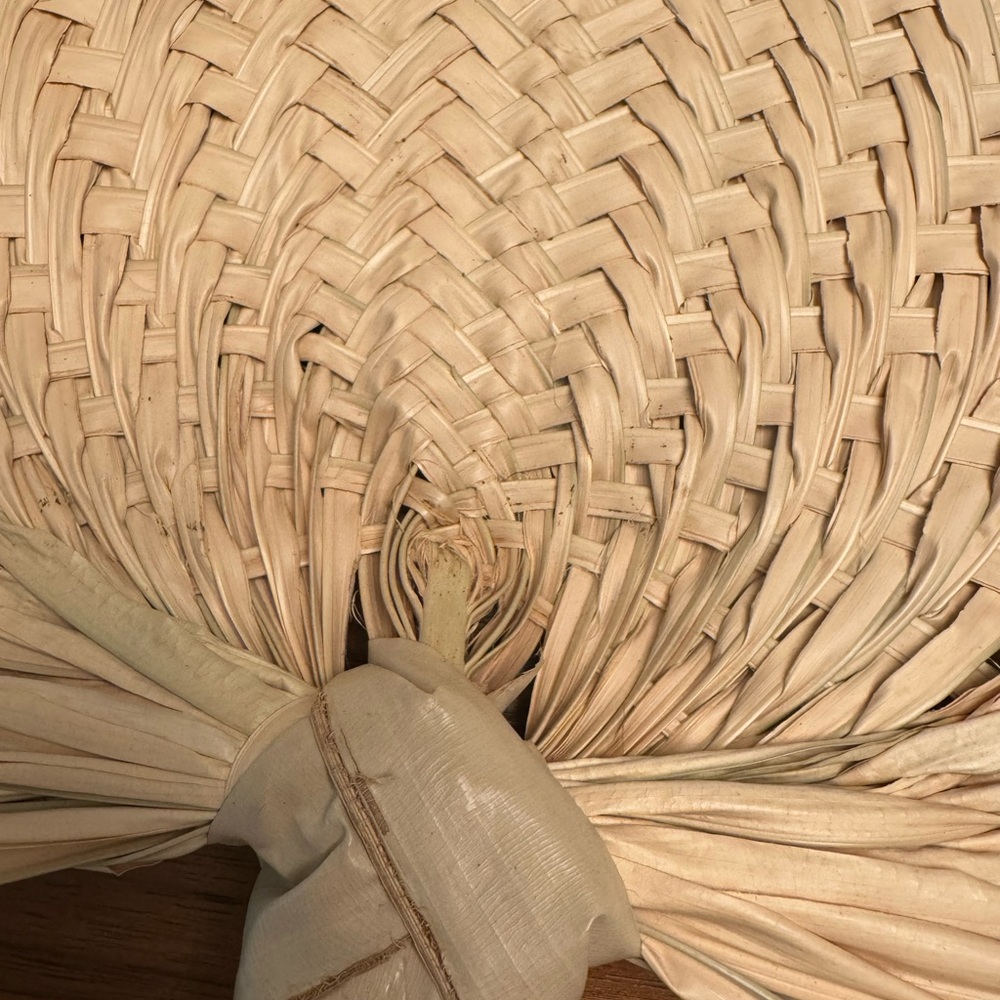 Filipino Pamaypay Abaniko Woven Buri Palm Leaf Souvenir Hand Fan, Philippines
l - Picture 4 of 7